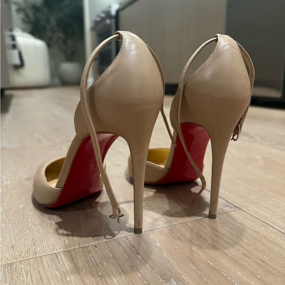 Louboutin Nude Heel - Only worn once - Picture 5 of 6